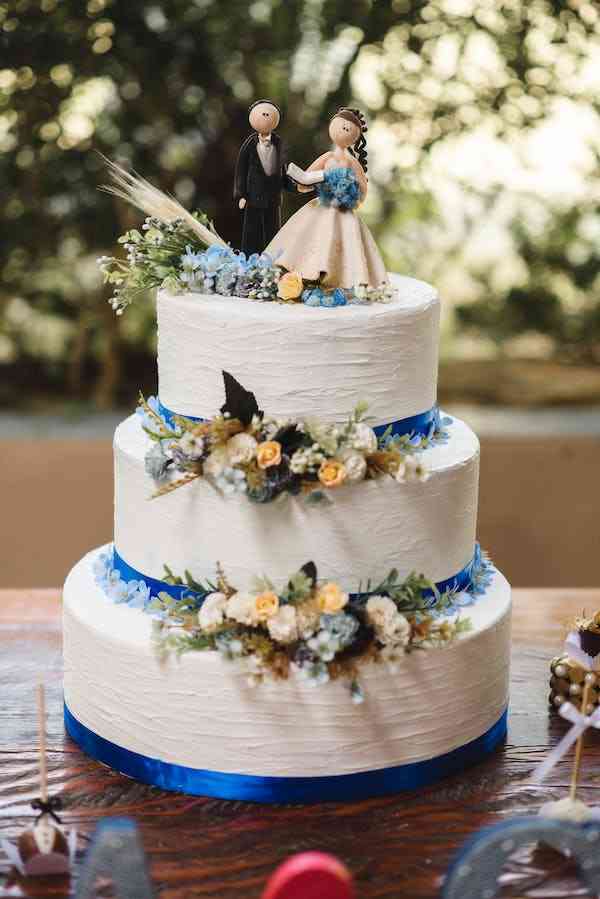 WEDDING CAKE  IN OJO ,LAGOS.. 08034809897